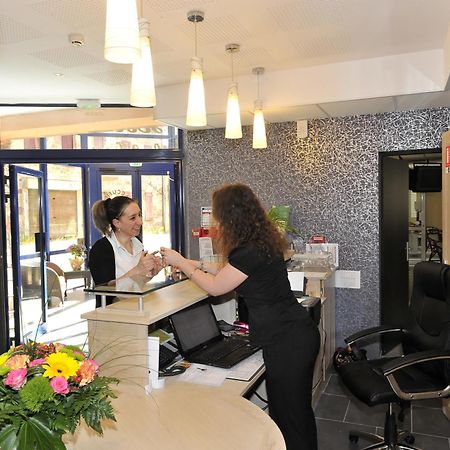 Logis Hotel Restaurant Les 2 Rives - A75, En Bordure De Riviere Banassac Bagian luar foto