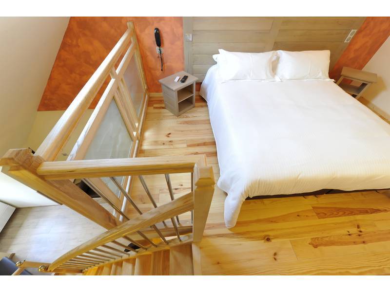 Logis Hotel Restaurant Les 2 Rives - A75, En Bordure De Riviere Banassac Bagian luar foto
