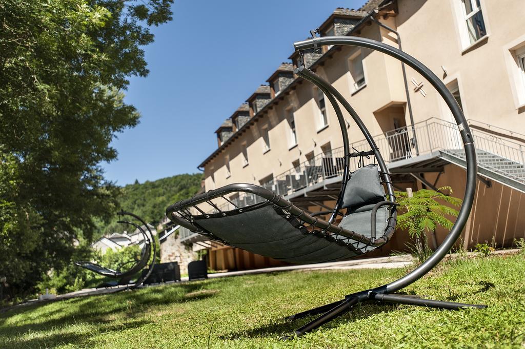 Logis Hotel Restaurant Les 2 Rives - A75, En Bordure De Riviere Banassac Bagian luar foto
