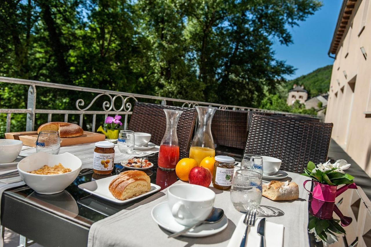 Logis Hotel Restaurant Les 2 Rives - A75, En Bordure De Riviere Banassac Bagian luar foto