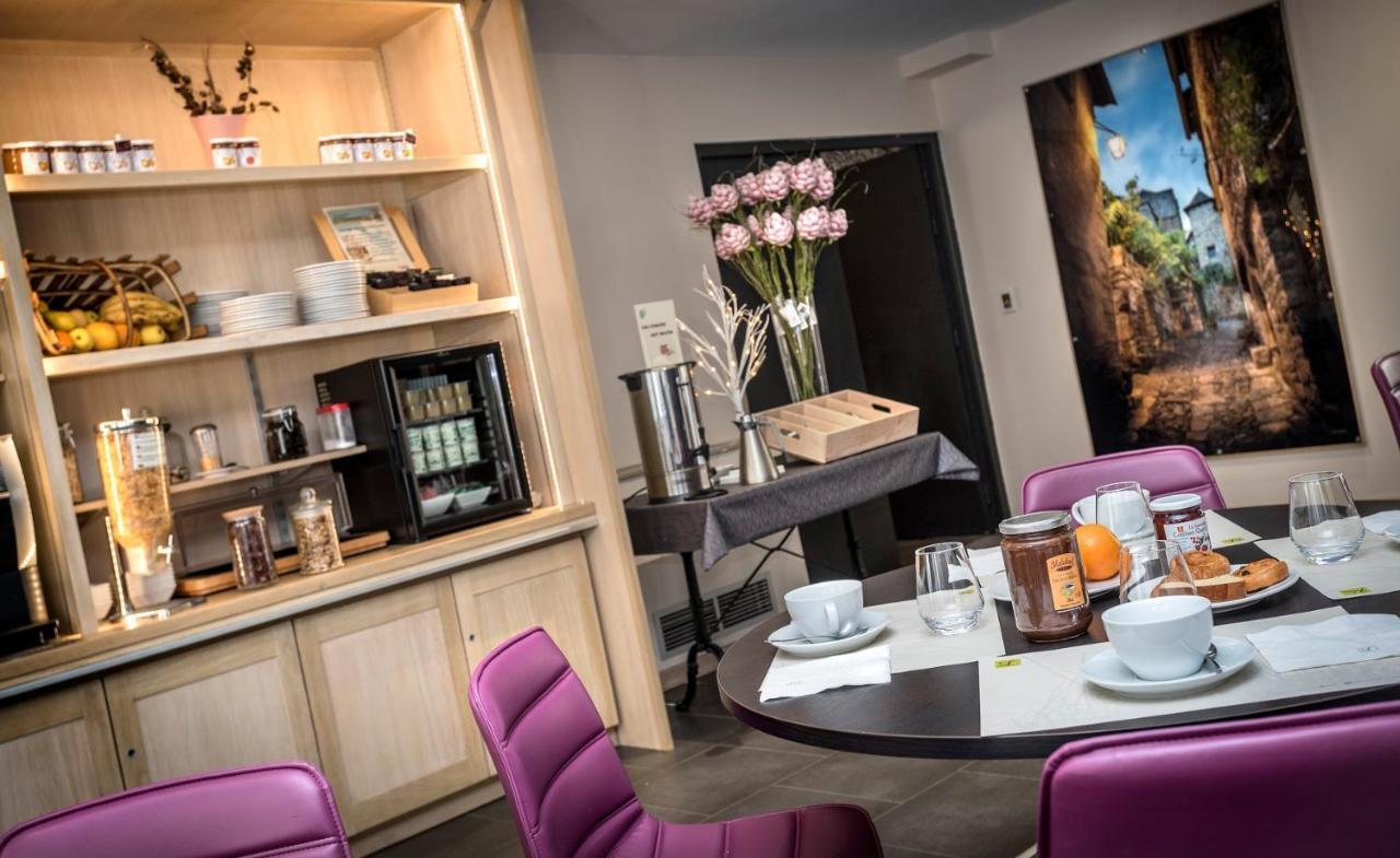 Logis Hotel Restaurant Les 2 Rives - A75, En Bordure De Riviere Banassac Bagian luar foto
